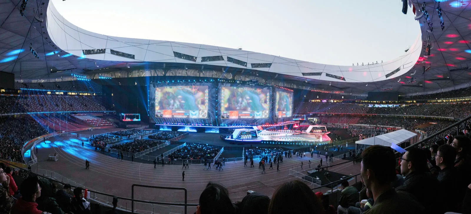 Hearthstone esports tournament arena/stage with official game branding, photo by Richard Ye on Openverse